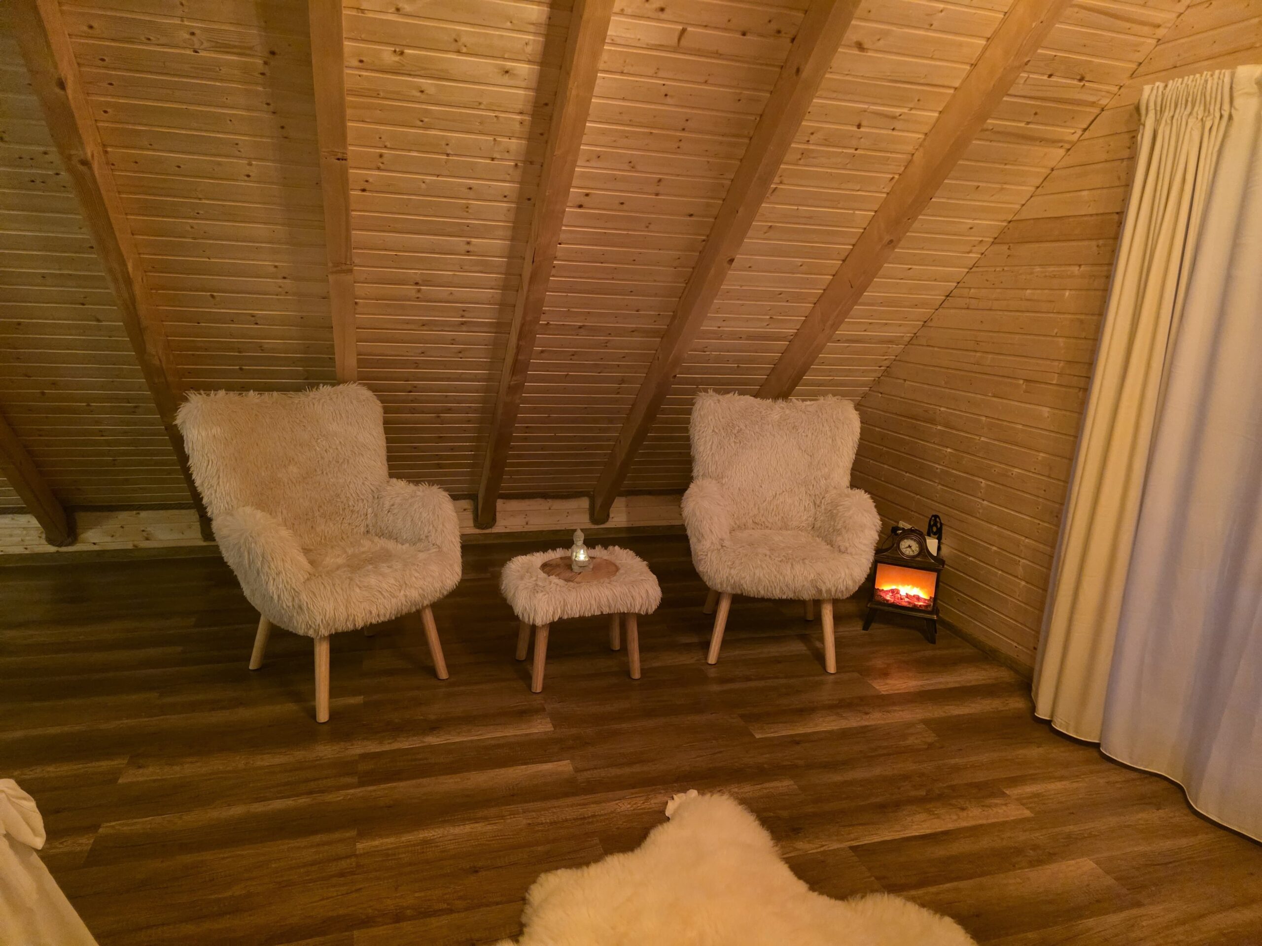 Chalet 2 – șemineu