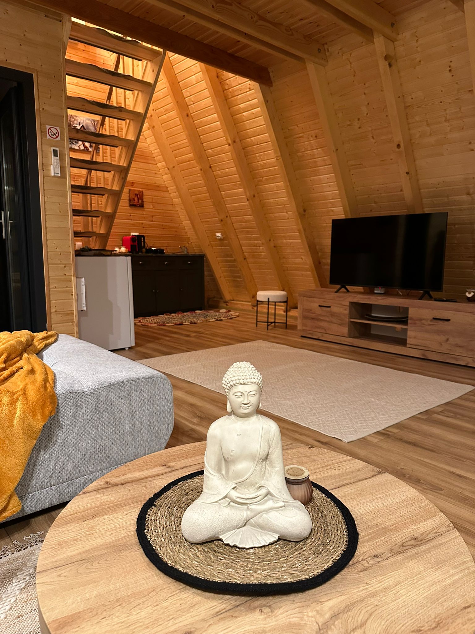 Chalet 4 – interior 2